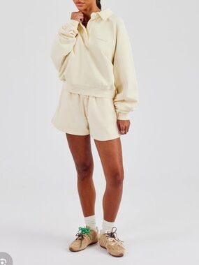 Things between Yellow Butter Cream Shorts